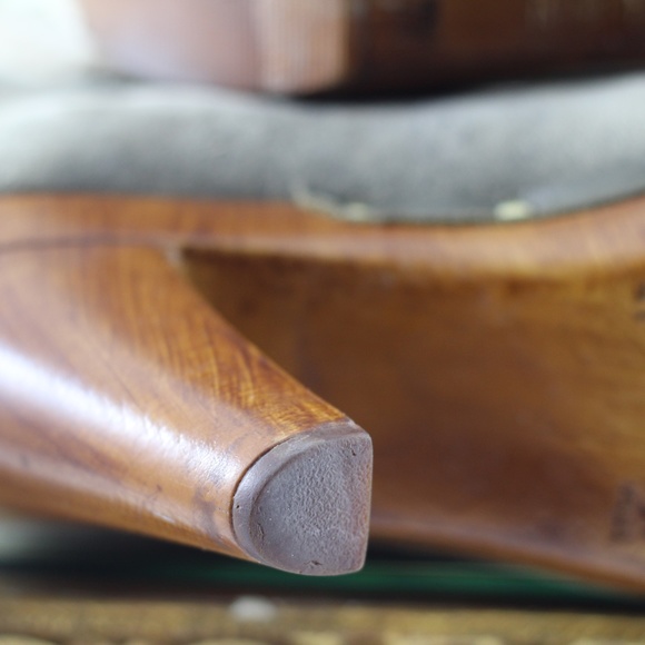 Shearling Boots. Wood Heel - Picture 16 of 16